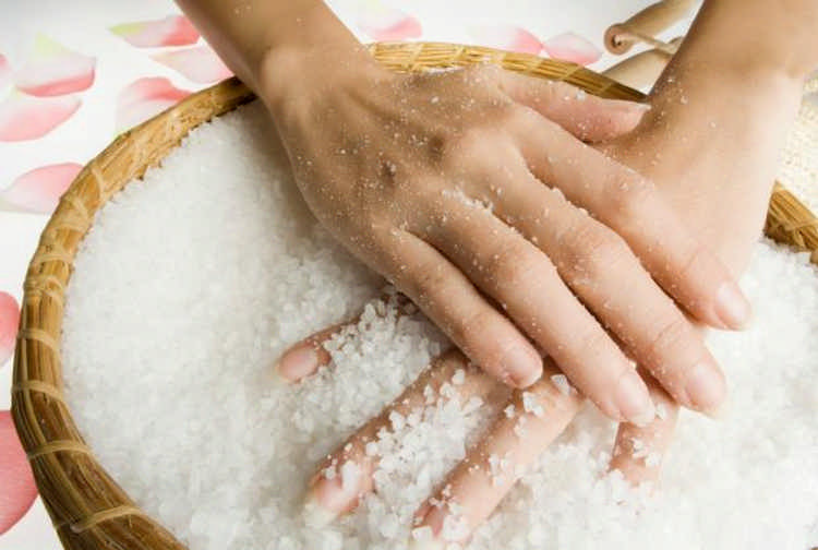 вымыть руки солью