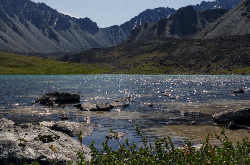 У горного озера, Алтай