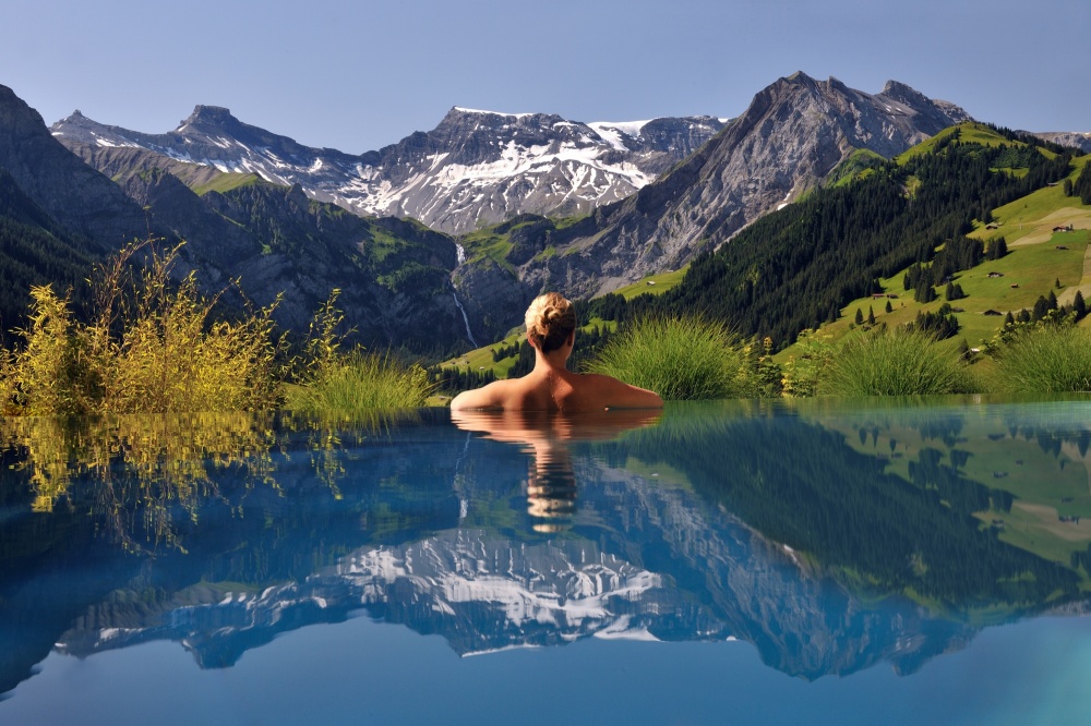 Отель расположен в живописном горном месте швейцарских Альп с захватывающими видами на горный пейзаж