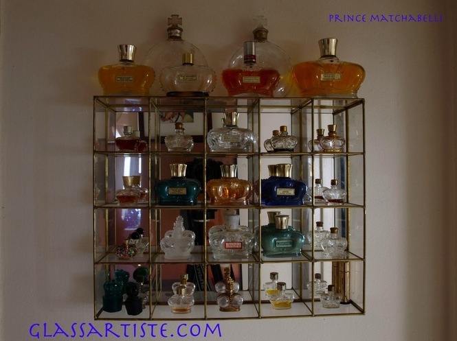 Коллекция более современных бутылок от Matchabelli Perfume