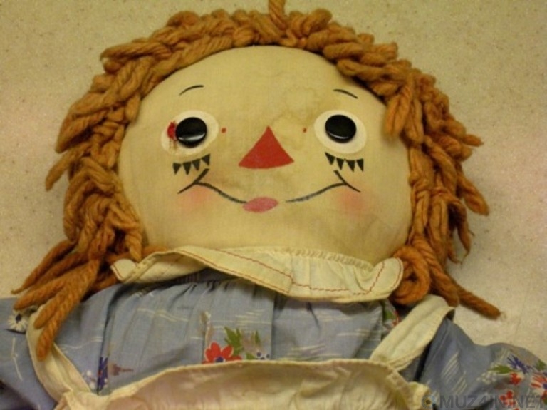 Аннабель: правдивая история о кукле, в которую вселился демон