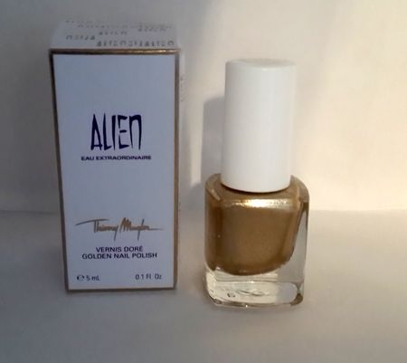 Therry Mugler Alien лак для ногтей (золотой) 5 мл в коробочке 480 р 