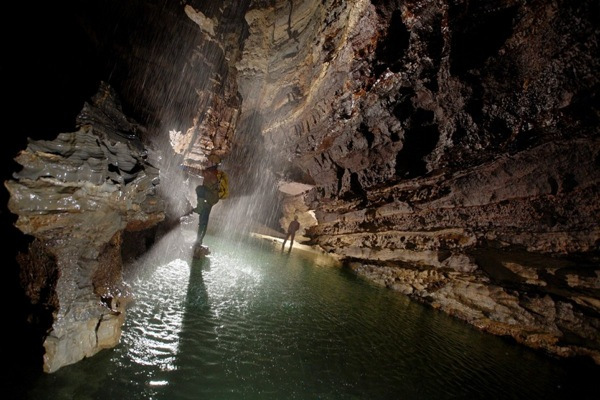 Вертикальная пещера Krubera