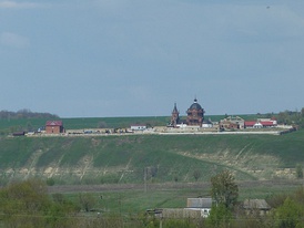 Вид на монастырь с дороги Новосиль — Залегощь