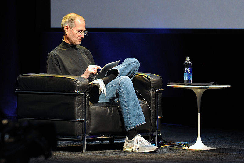 Стив Джобс на презентации iPad в Сан-Франциско, январь 2010 года