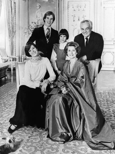 Принц Монако Ранье III, принцесса Грейс и их дети Каролина, Альберт и Стефани в Монте-Карло, 1976 год