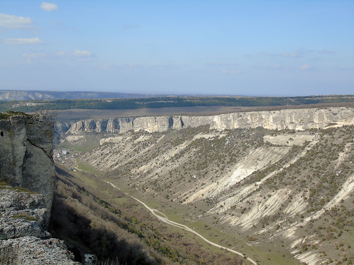 Чуфут-Кале. Внутренний хребет неприступных Крымских гор.