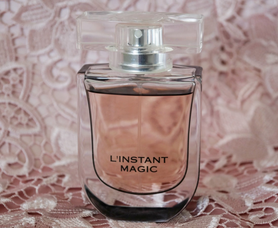 Миндально-ванильная пудра во флаконе Guerlain L'Instant Magic,Eau De Parfum