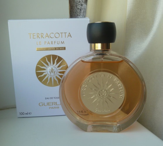 Солнышко в руках Guerlain Terracotta Le Parfum