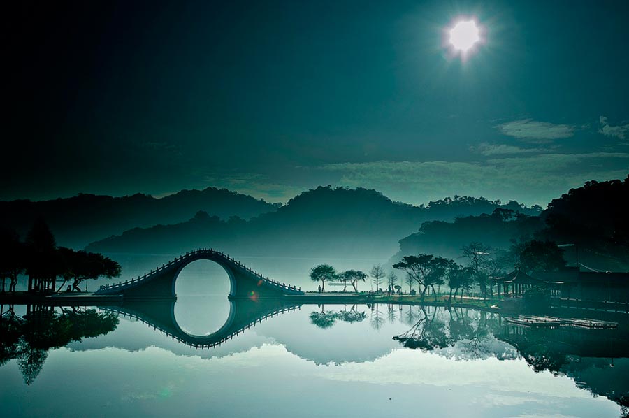изумительные виды на земле amazing species on earth Лунный мост Тайбэй Тайвань Moon bridge Taipei Taiwan