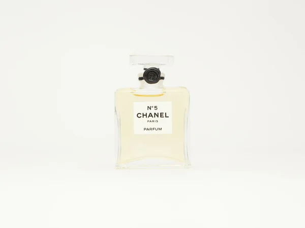 #5 Chanel Perfume bottle. Paris. France — стоковое фото